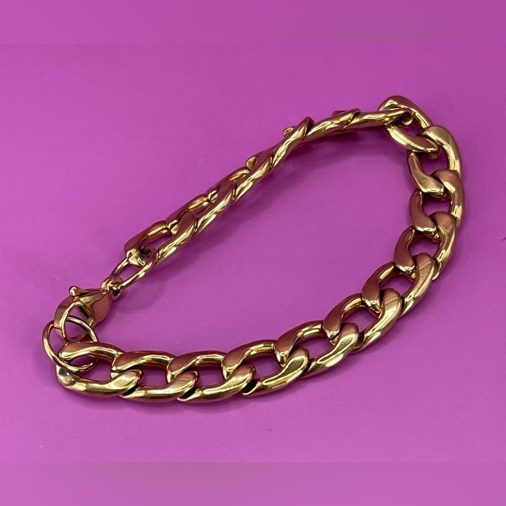 EUC Ellie Vail Gold over Sterling Silver thick chain link bracelet.